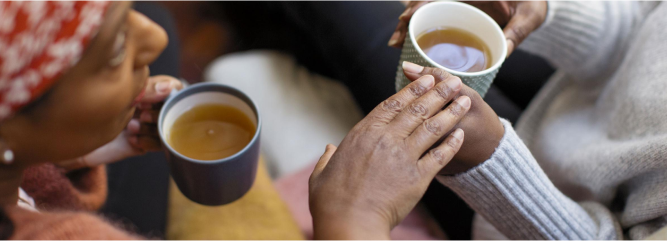 Kamarádky u šálku čaje