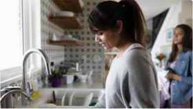 Dvě ženy si povídají