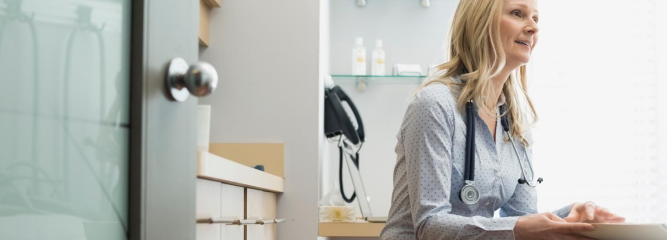Lékařka v ordinaci